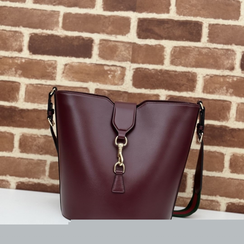 G*u*i bucket bags